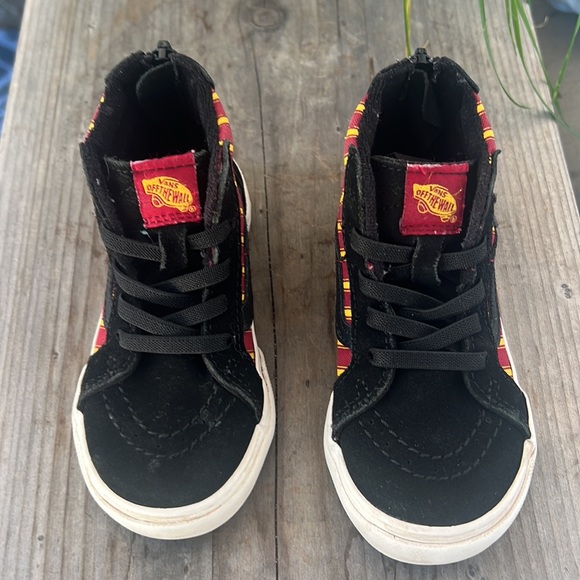 Vans Hogwarts Harry Potter hi-tops suede and canvas,  toddler size 8.  So cute! - Picture 2 of 8